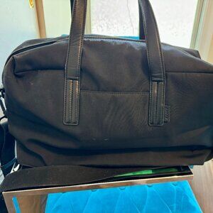 Away Weekender Bag (Black)